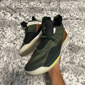 Jordan 33 Travis Scott Basketball Shoes